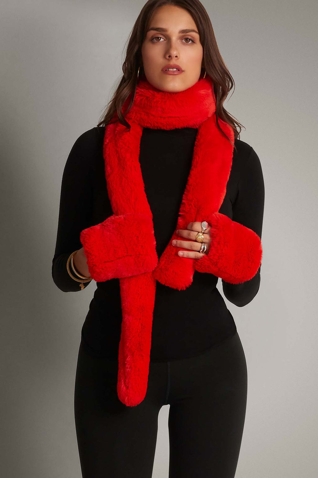 MUNRO vegan faux fur scarf & mitts set - culthread